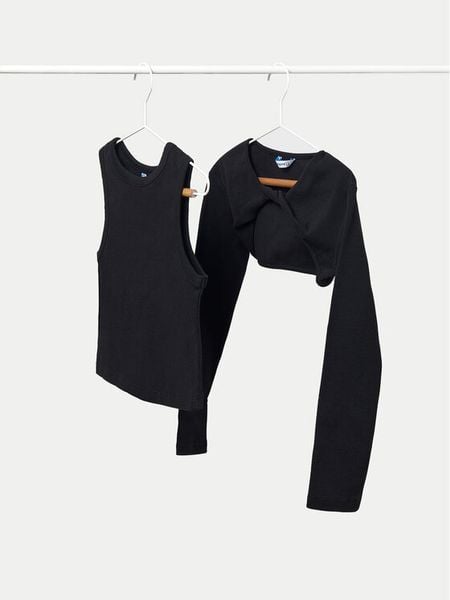 Mayoral Bluzka 6150 Czarny Regular Fit. Czarne bluzki dla dziewczynek Mayoral, bez wzorów, z bawełny, bez ramiączek. Za 119.99 zł.