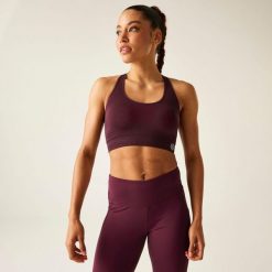 Biustonosz sportowy damski Don't Sweat It III Dare 2b. Fioletowe obuwie sportowe damskie Dare 2b, bez wzorów, z elastanu, na fitness i siłownię. W wyprzedaży za 69.99 zł.
