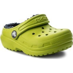 Kapcie CROCS - Classic Lined Clog 203506 Volt Green/Navy. Kapcie damskie marki Crocs. W wyprzedaży za 129.00 zł.