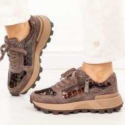 Brązowe skórzane półbuty damskie Filippo Dp7988/26. Brązowe półbuty damskie Filippo, bez wzorów, z dzianiny, bez obcasa, bez zapięcia. Za 299.00 zł.