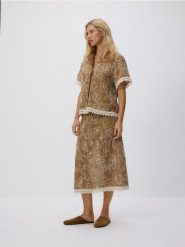 Spódnica z haftem - beżowy. Brązowe spódnice damskie Reserved, l, bez wzorów, z bawełny, midi, proste. W wyprzedaży za 49.99 zł.