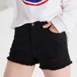 Jeansowe szorty High Waist - Czarny. Szorty damskie Cropp. Za 79.99 zł.