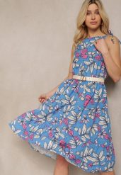 Niebieska Sukienka Fierena. Niebieskie sukienki damskie Renee, na co dzień, na lato, m, bez wzorów, bez kołnierzyka, bez ramiączek, midi, kopertowe. Za 44.99 zł.