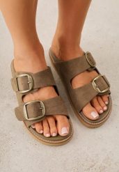 Zielone Klapki VICES Ozdobione Dużymi Klamrami Jenniviane. Brązowe klapki damskie Renee, bez wzorów, z jeansu, eleganckie, bez obcasa, na płaskiej podeszwie. Za 99.99 zł.