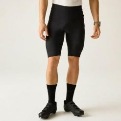 Męskie spodenki kolarskie Ultra. Czarne spodnie sportowe męskie Dare 2b, m, bez wzorów, z elastanu, na fitness i siłownię. Za 399.99 zł.