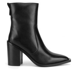 Botki GINO ROSSI. Czarne botki damskie Gino Rossi, bez obcasa, na słupku, bez zapięcia. Za 479.99 zł.