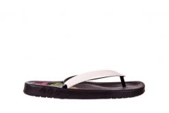 Japonki KISS 026 BLACK NEON, Czarny/ Biały, Guma - 35-36. Czarne klapki damskie Azaleia, bez wzorów, z gumy, eleganckie, bez obcasa. W wyprzedaży za 17.10 zł.