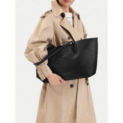 Torebka Beverly Hills Polo Club. Czarne torebki do ręki damskie Beverly Hills Polo Club, bez wzorów, bez dodatków. Za 229.99 zł.