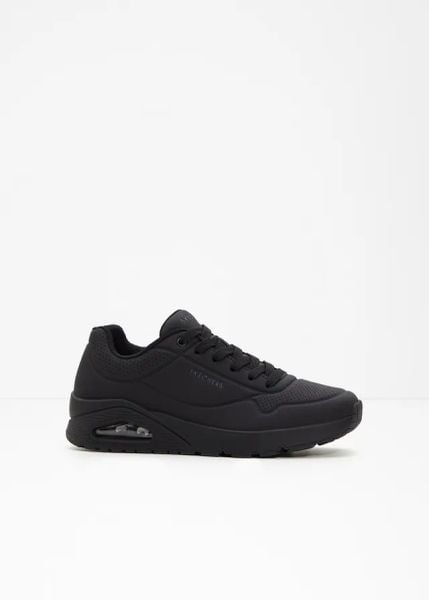 Sneakersy Skechers. Czarne buty sportowe męskie bonprix, bez zapięcia. Za 439.99 zł.