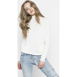 Vero Moda - Sweter. Szare swetry damskie Vero Moda, m, bez wzorów, z dzianiny, bez kołnierzyka, bez ramiączek, krótkie, bez kaptura. W wyprzedaży za 39.90 zł.
