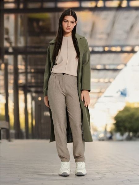 Spodnie eleganckie - wielobarwny. Spodnie materiałowe damskie Sinsay, l, bez wzorów. Za 33.99 zł.