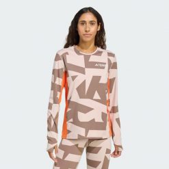 Koszulka z długim rękawem Multi Synthetic Base Layer. Brązowe t-shirty damskie Adidas, uniwersalny, bez wzorów, sportowe, bez kołnierzyka. Za 219.00 zł.