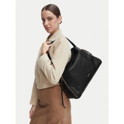 Torebka Liu Jo. Czarne torebki do ręki damskie Liu Jo, bez wzorów, klasyczne, bez dodatków. Za 639.99 zł.