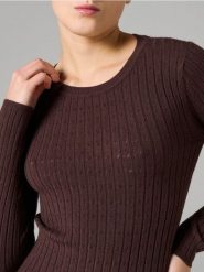 Ażurowy sweter - brązowy. Brązowe swetry damskie Sinsay, l, w ażurowe wzory, bez kołnierzyka, bez ramiączek, bez kaptura. Za 39.99 zł.