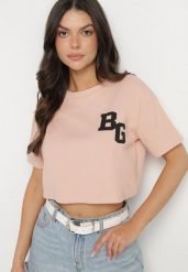 Ciemnoróżowy Bawełniany T-shirt Oversize o Krótkim Kroju Zariona. Czerwone bluzki damskie Born2be, l, z aplikacjami, z bawełny, eleganckie, bez kołnierzyka. Za 29.99 zł.