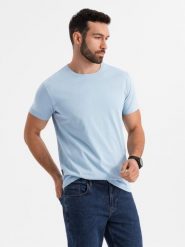 T-shirt męski klasyczny bawełniany BASIC - jasnoniebieski V19 OM-TSBS-0236 S. Niebieskie t-shirty męskie Ombre, m, bez wzorów, z bawełny, klasyczne, bez kołnierzyka. Za 60.50 zł.