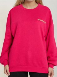 Bluza z nadrukiem na plecach - różowy. Czerwone bluzy damskie Sinsay, l, bez wzorów, bez kaptura. W wyprzedaży za 15.99 zł.