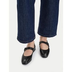Baleriny Lasocki. Czarne baleriny damskie Lasocki, bez wzorów, bez obcasa. Za 169.99 zł.
