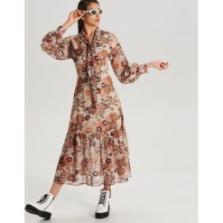 Sukienka maxi w kwiaty - Kremowy. Sukienki damskie Cropp. Za 149.99 zł.
