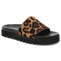 Klapki damskie Chebello, ze skóry naturalnej na grubej platformie w panterkę, brązowe, 4685-525. Brązowe sandały damskie CheBello, bez wzorów, z jeansu, bez obcasa, bez zapięcia. Za 369.00 zł.