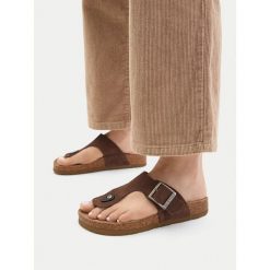 Japonki G-Star. Brązowe klapki damskie G-Star, bez wzorów, retro, bez obcasa. Za 159.99 zł.