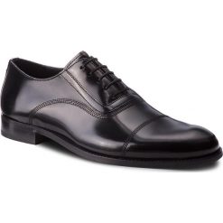 Półbuty KARL LAGERFELD - KL12125 Black Lthr. Eleganckie półbuty marki KARL LAGERFELD. W wyprzedaży za 489.00 zł.