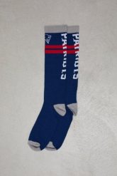 New England Patriots - Skarpety narciarskie / snowboardowe OOSC x NFL. Czerwone skarpety damskie OOSC, bez wzorów, z elastanu. Za 132.99 zł.