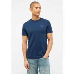 Męski T-Shirt Mustang Style Austin Dress Blues 1016481 5334. T-shirty męskie Mustang, m, bez wzorów, bez kołnierzyka. Za 69.99 zł.