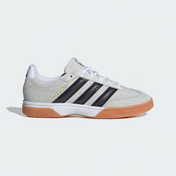 Buty Spezialist Indoor. Białe buty sportowe męskie Adidas, bez zapięcia, do biegania. Za 399.00 zł.