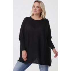 Czarny Sweter Evangeline. Czarne swetry damskie Born2be, na jesień, xxl, bez wzorów, bez kołnierzyka, bez ramiączek, bez kaptura. Za 89.99 zł.