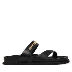 Japonki Tamaris. Czarne klapki damskie Tamaris, bez wzorów, bez obcasa. Za 299.99 zł.