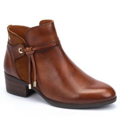 Botki Pikolinos. Brązowe botki damskie Pikolinos, bez obcasa, na słupku, bez zapięcia. Za 619.99 zł.