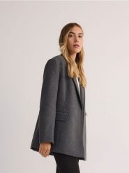 Płaszcz z wełną - szary. Szare płaszcze damskie Reserved, l, bez wzorów, z wełny, długie, bez kaptura. W wyprzedaży za 179.99 zł.