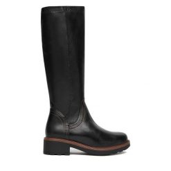 Kozaki Lasocki. Czarne kozaki damskie Lasocki, bez obcasa, na płaskiej podeszwie. Za 399.99 zł.