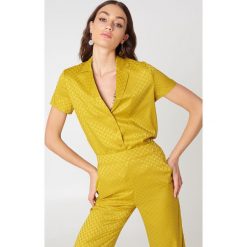 NA-KD Żakardowa koszula z krótkim rękawem - Yellow. Koszule damskie marki Camel Active. W wyprzedaży za 20.47 zł.