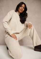 Jasnobeżowy Komplet Dzianinowy z Wełną i Bawełną Sweter Golf i Szerokie Spodnie Reipella. Brązowe spodnie materiałowe damskie Renee, bez wzorów, z bawełny, eleganckie, bez kołnierzyka, bez ramiączek, bez kaptura. Za 129.99 zł.