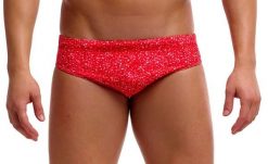 Kąpielówki męskie Funky Trunks Hot Coals - slipy. Czerwone kąpielówki męskie FUNKY TRUNKS, l, bez wzorów, z materiału, na fitness i siłownię. Za 139.00 zł.
