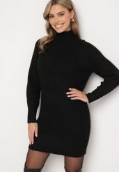 Czarna Sweterkowa Sukienka z Półgolfem i Wełną o Pudełkowym Kroju Norienne. Czarne sukienki damskie Born2be, na co dzień, bez wzorów, z wełny, eleganckie, bez kołnierzyka, bez ramiączek, mini. Za 129.99 zł.