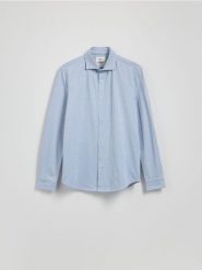 Prążkowana koszula slim fit - jasnoniebieski. Niebieskie koszule męskie Reserved, l, bez wzorów, z bawełny, bez kołnierzyka, bez ramiączek. W wyprzedaży za 99.99 zł.