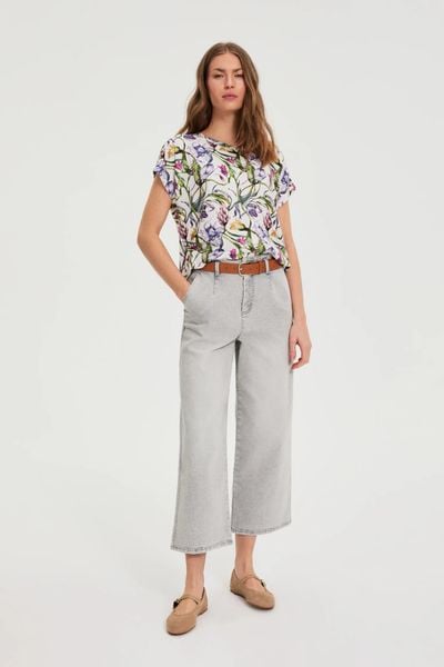 Jeansy z szerokimi nogawkami szare. Szare jeansy damskie MOODO. Za 149.99 zł.