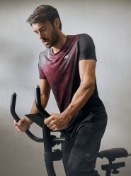 4F Koszulka treningowa regular szybkoschnąca męska - burgundowy L. Czerwone t-shirty męskie 4f, l, bez wzorów, ze skóry, sportowe, bez kołnierzyka. Za 139.99 zł.