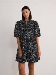 Bawełniana sukienka mini - czarny. Czarne sukienki damskie Reserved, l, bez wzorów, z bawełny, bez kołnierzyka, bez ramiączek, mini. W wyprzedaży za 119.99 zł.