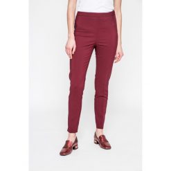 Vero Moda - Spodnie. Szare spodnie materiałowe damskie Vero Moda, z bawełny. W wyprzedaży za 89.90 zł.