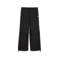 Spodnie cargo typu parachute damskie Puma Wardrobe Essential. Czarne spodnie sportowe damskie Puma, l, bez wzorów, trekkingowe. Za 287.50 zł.