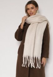 Jasnobeżowy Szalik z Frędzlami Owedarria. Brązowe szaliki i chusty damskie Born2be, bez wzorów, z dresówki, eleganckie. Za 44.99 zł.