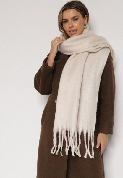 Jasnobeżowy Szalik z Frędzlami Owedarria. Brązowe szaliki i chusty damskie Born2be, bez wzorów, z dresówki, eleganckie. Za 44.99 zł.