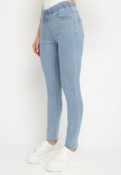 Jasnoniebieskie Dopasowane Jeansy Ozdobione Sznurkiem Banilsa. Niebieskie jeansy damskie Born2be. Za 59.99 zł.