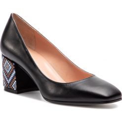 Półbuty POLLINI - SA10366C17TD200A Nero/Azz. Czarne półbuty damskie Pollini, bez wzorów, ze skóry, eleganckie, bez obcasa, na obcasie, bez zapięcia. W wyprzedaży za 709.00 zł.