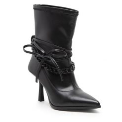 Botki Rage Age. Czarne botki damskie Rage Age, bez obcasa, na szpilce, bez zapięcia. Za 649.99 zł.