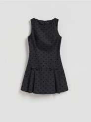 Sukienka mini w groszki - jasnoszary. Szare sukienki damskie Reserved, l, bez wzorów, z tkaniny, bez kołnierzyka, bez ramiączek, mini, dopasowane. Za 159.99 zł.